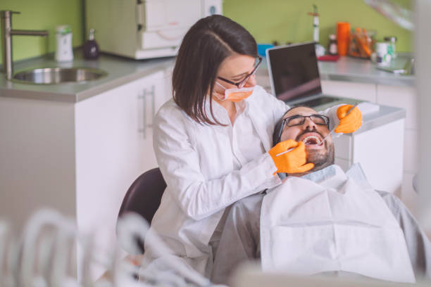 Best Weekend Emergency Dentist in Delshire, OH